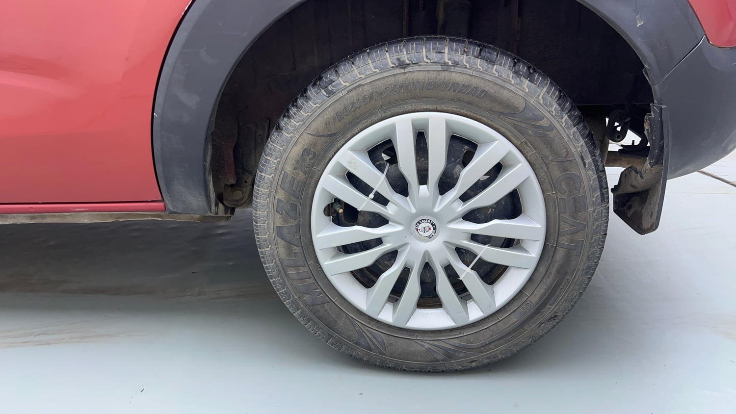 Used 2019 Renault Triber RXE Petrol Manual tyres LEFT REAR TYRE RIM VIEW