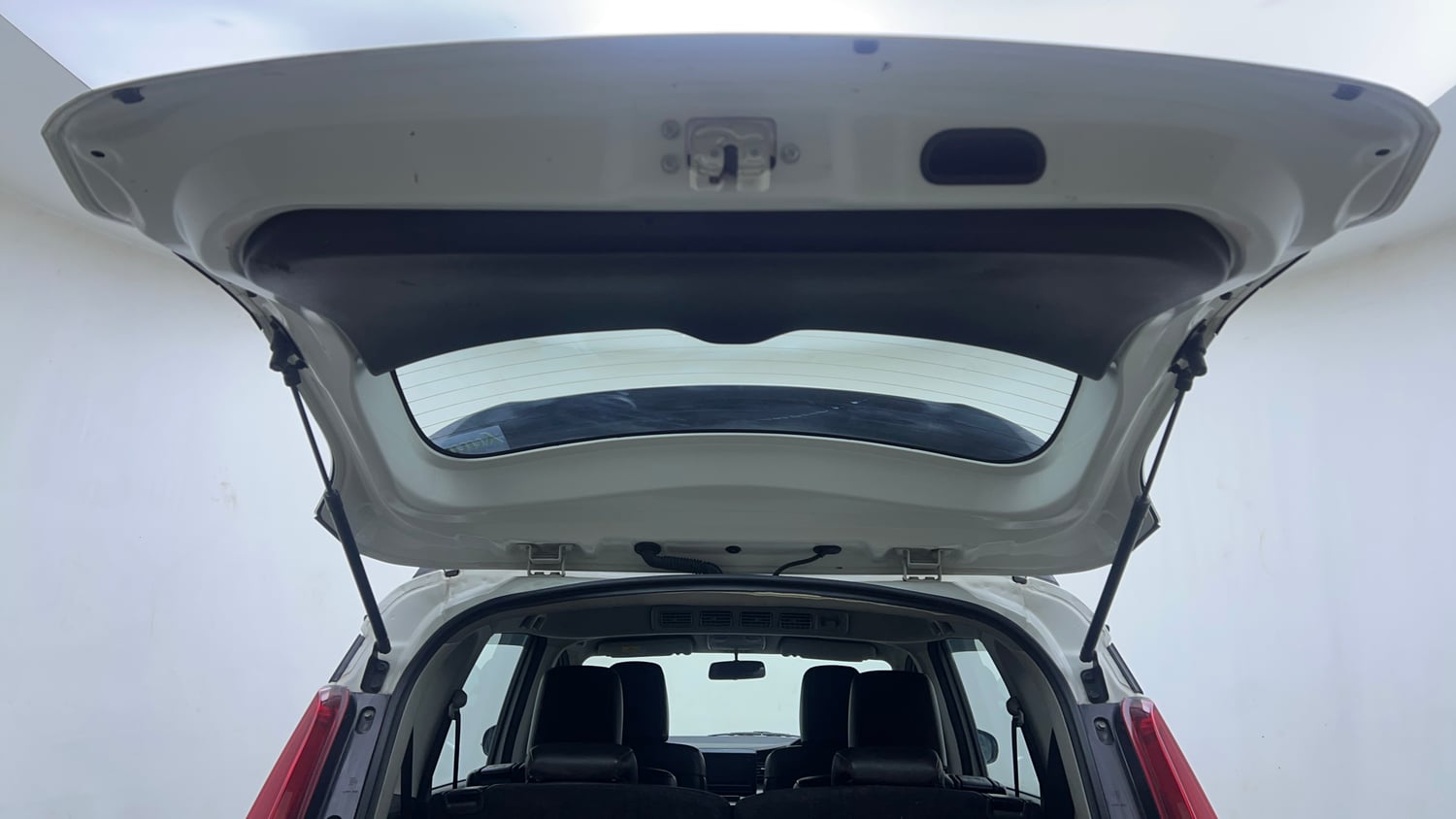 Used 2022 Maruti Suzuki XL6 Alpha AT Petrol Petrol Automatic interior DICKY DOOR OPEN VIEW
