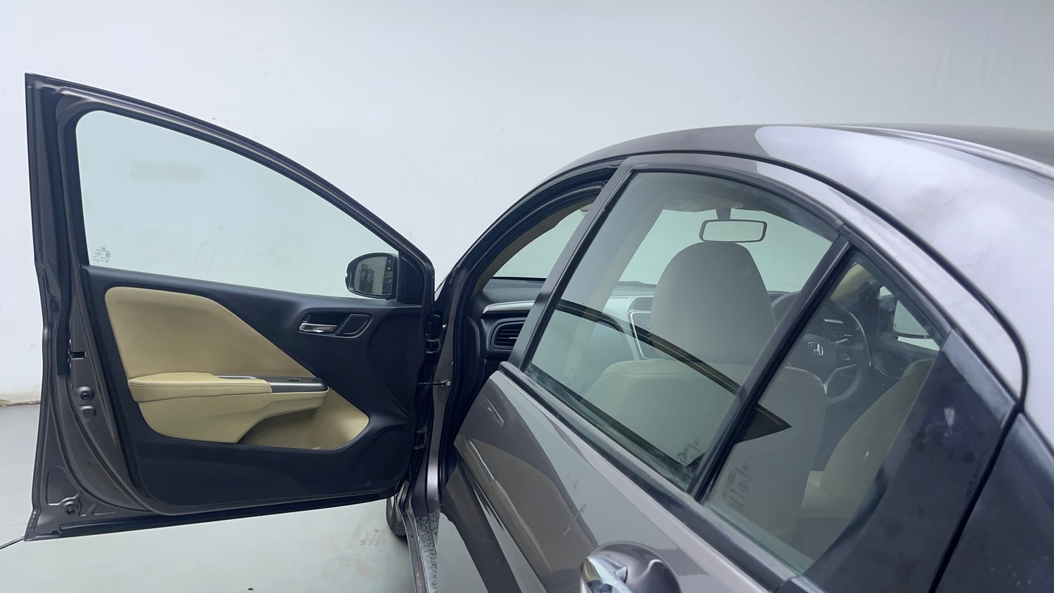 Used 2016 Honda City VX CVT Petrol Automatic interior LEFT FRONT DOOR OPEN VIEW