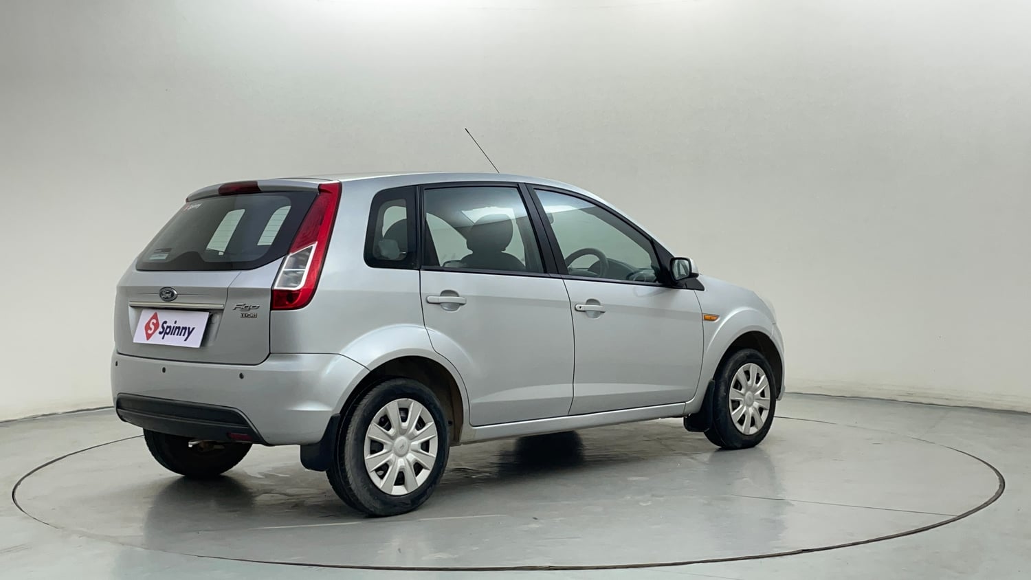 Used 2014 Ford Figo Duratorq Diesel ZXI 1.4 Diesel Manual exterior RIGHT REAR CORNER VIEW