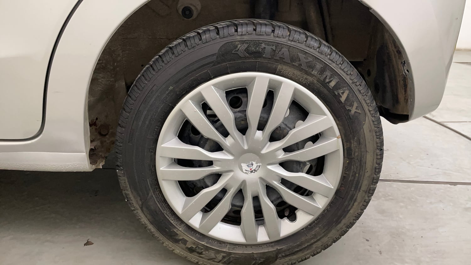 Used 2017 Maruti Suzuki Celerio ZXi Petrol Manual tyres LEFT REAR TYRE RIM VIEW