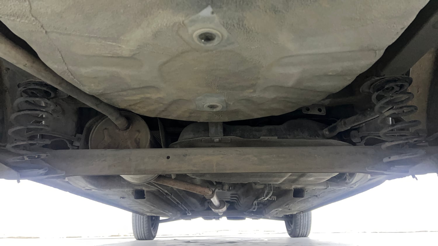 Used 2019 Renault Kwid 1.0 RXT AMT Opt Petrol Automatic extra REAR UNDERBODY VIEW (TAKEN FROM REAR)