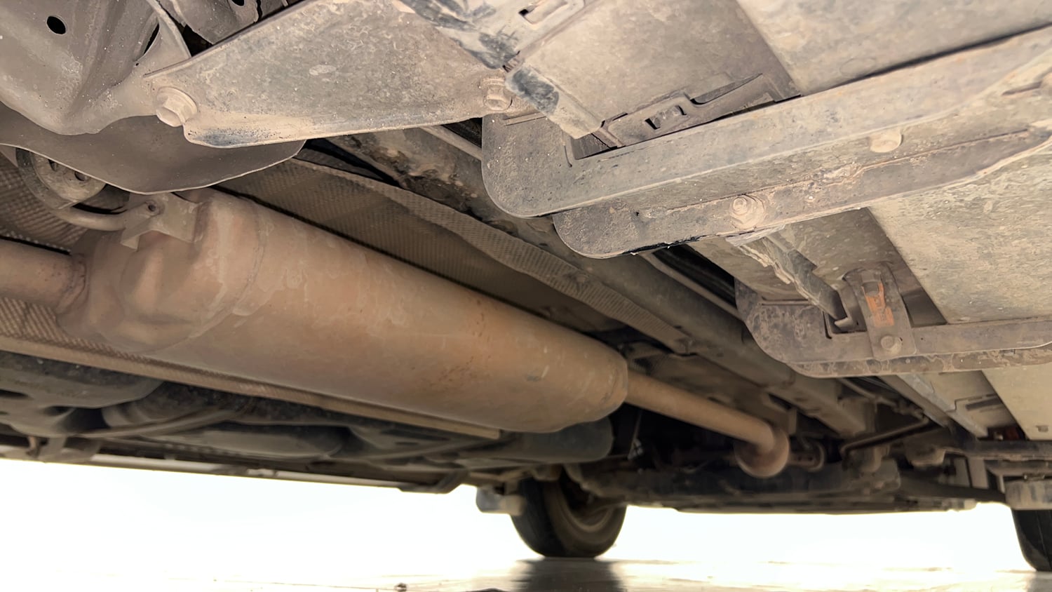 Used 2024 Toyota Innova Hycross GX (O) 7 STR Petrol Automatic extra REAR RIGHT UNDERBODY VIEW