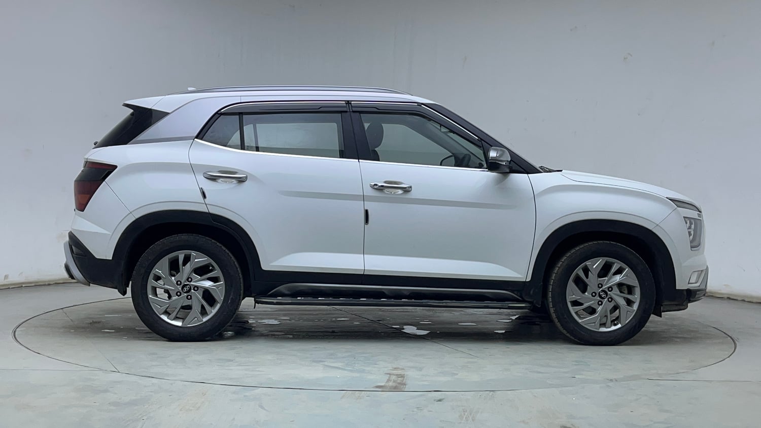 Used 2023 Hyundai Creta SX 1.5 Petrol Petrol Manual exterior RIGHT SIDE VIEW