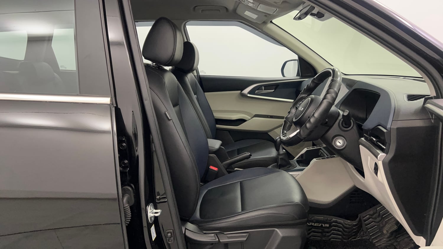 Used 2026 Kia Carens Premium (O) 1.5 Petrol 7 STR Petrol Manual interior RIGHT SIDE FRONT DOOR CABIN VIEW