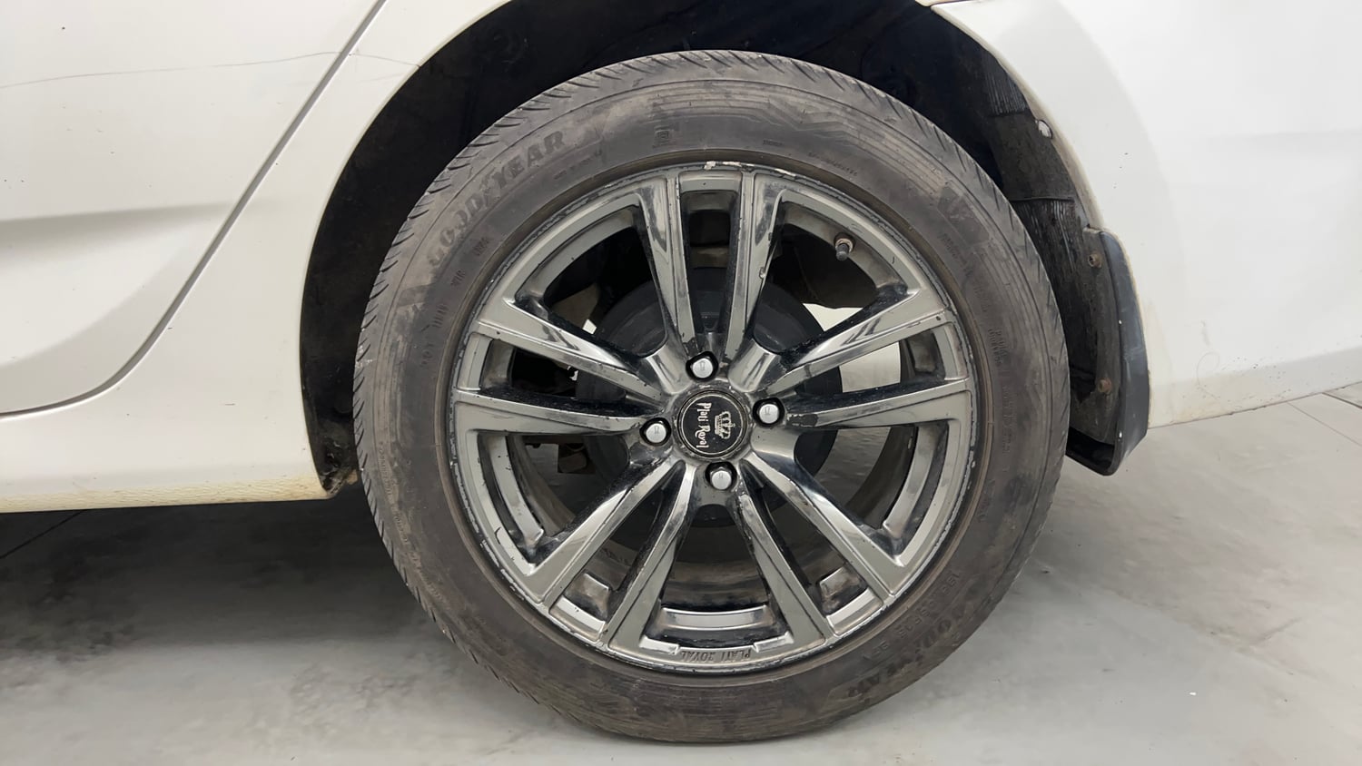 Used 2016 Hyundai Verna 1.6 CRDI S AT Diesel Automatic tyres LEFT REAR TYRE RIM VIEW