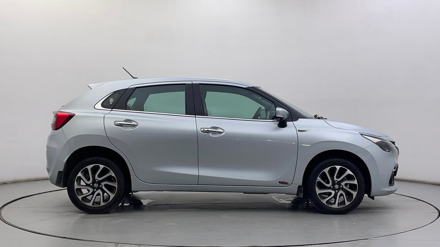 Used 2023 Maruti Suzuki Baleno Alpha AGS Petrol Automatic exterior RIGHT SIDE VIEW
