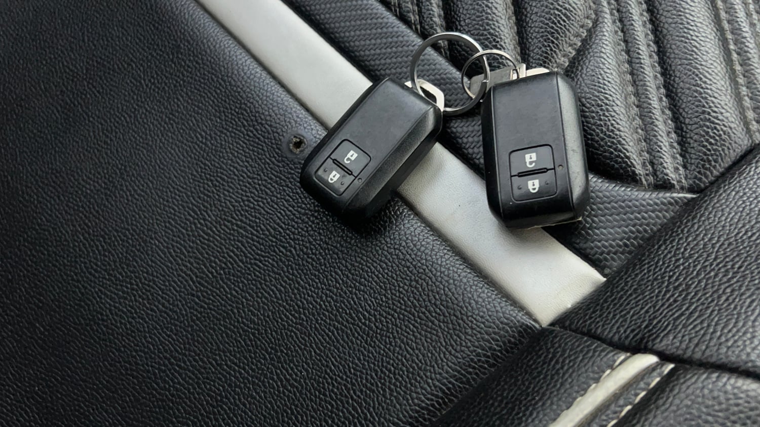 Used 2020 Maruti Suzuki Swift ZXi Plus Petrol Manual extra CAR KEY VIEW