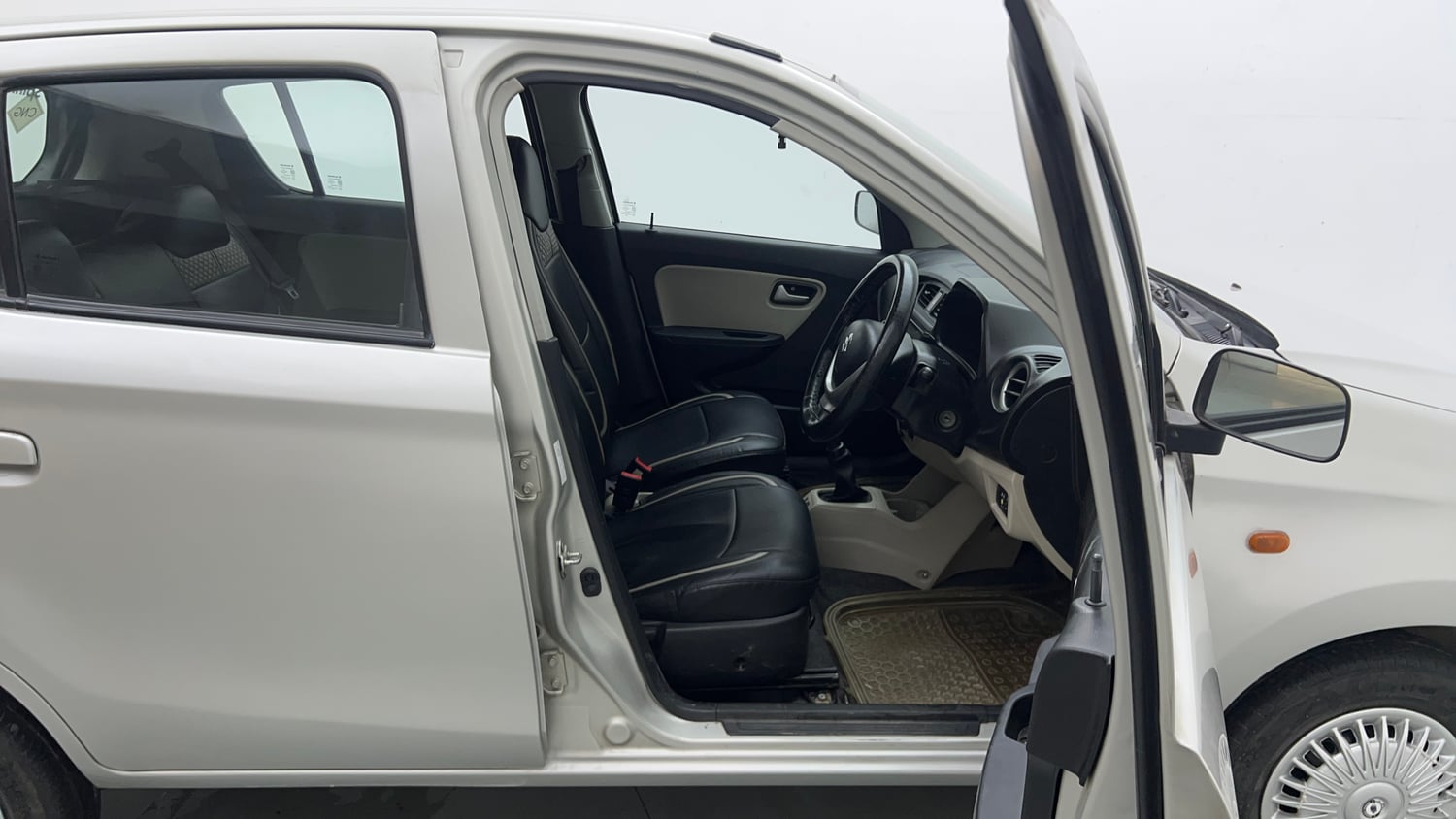Used 2023 Maruti Suzuki Alto 800 LXi (O) CNG Cng Manual interior RIGHT SIDE FRONT DOOR CABIN VIEW