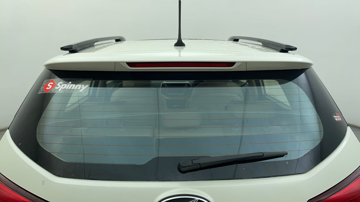 Used 2022 Mahindra XUV 300 W8 (O) 1.5 Diesel AMT Diesel Automatic exterior BACK WINDSHIELD VIEW