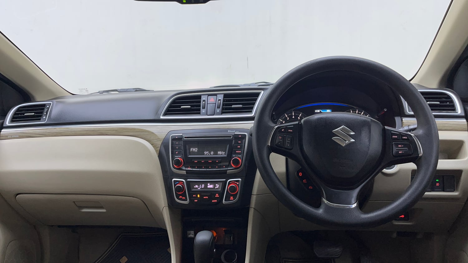 Used 2018 Maruti Suzuki Ciaz Zeta Hybrid 1.5 AT Petrol Automatic interior DASHBOARD VIEW