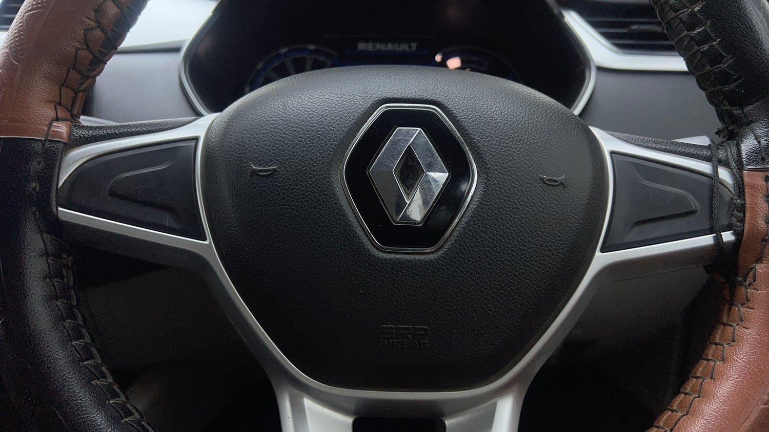 Used 2020 Renault Triber RXZ Petrol Manual top_features Airbags