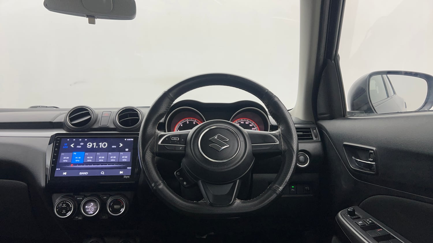 Used 2018 Maruti Suzuki Swift ZXi AMT Petrol Automatic interior STEERING VIEW