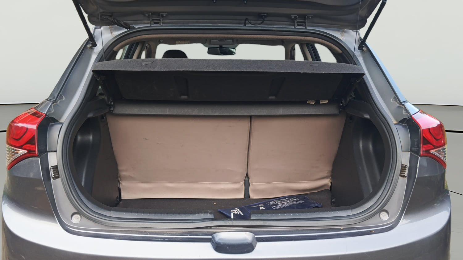 Used 2015 Hyundai Elite i20 Asta 1.2 Petrol Manual interior DICKY INSIDE VIEW