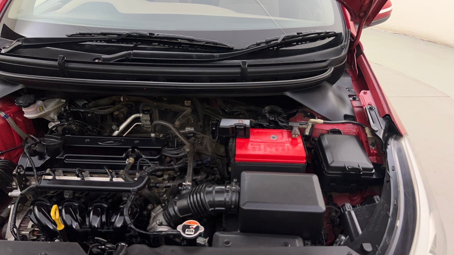 Used 2016 Hyundai Elite i20 Asta 1.2 Petrol Manual engine ENGINE LEFT SIDE HINGE & APRON VIEW