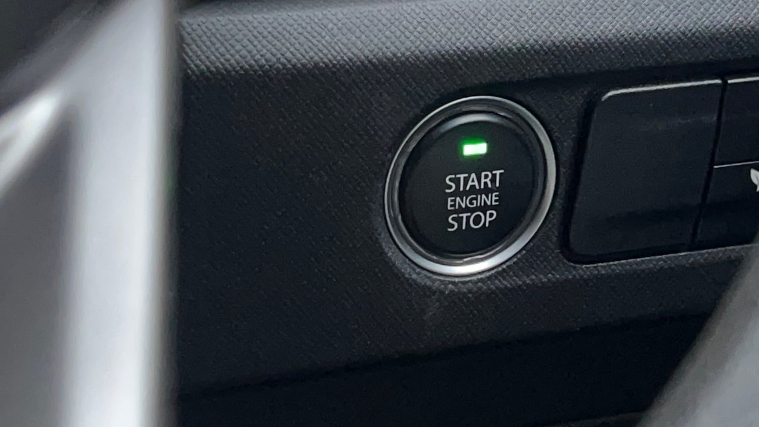 Used 2023 Tata Punch Accomplished Dazzle Pack MT Petrol Manual top_features Keyless start