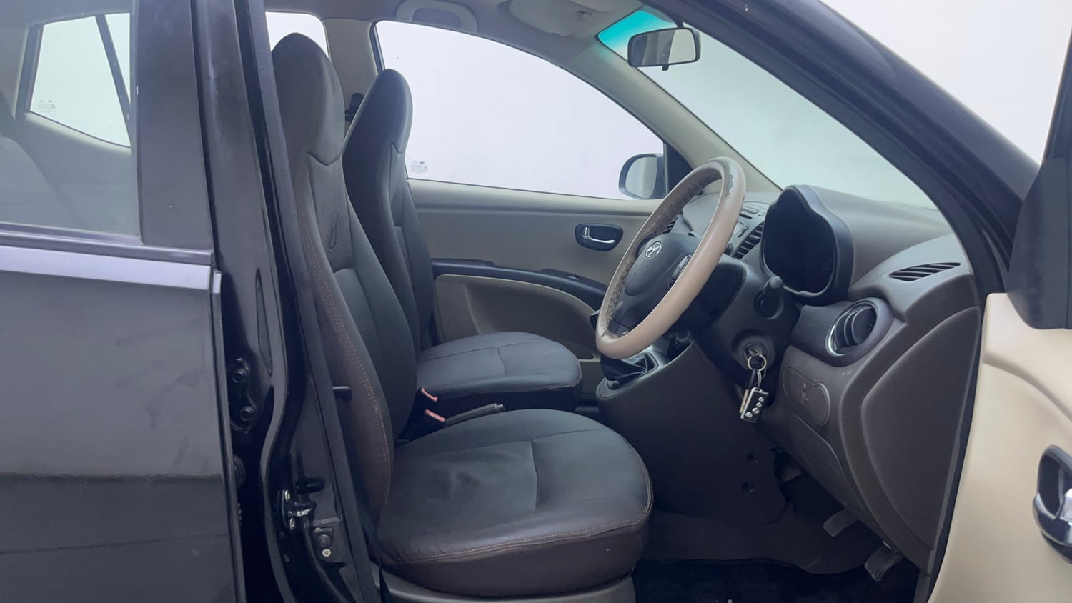 Used 2012 Hyundai i10 Sportz 1.2 Kappa2 Petrol Manual interior RIGHT SIDE FRONT DOOR CABIN VIEW
