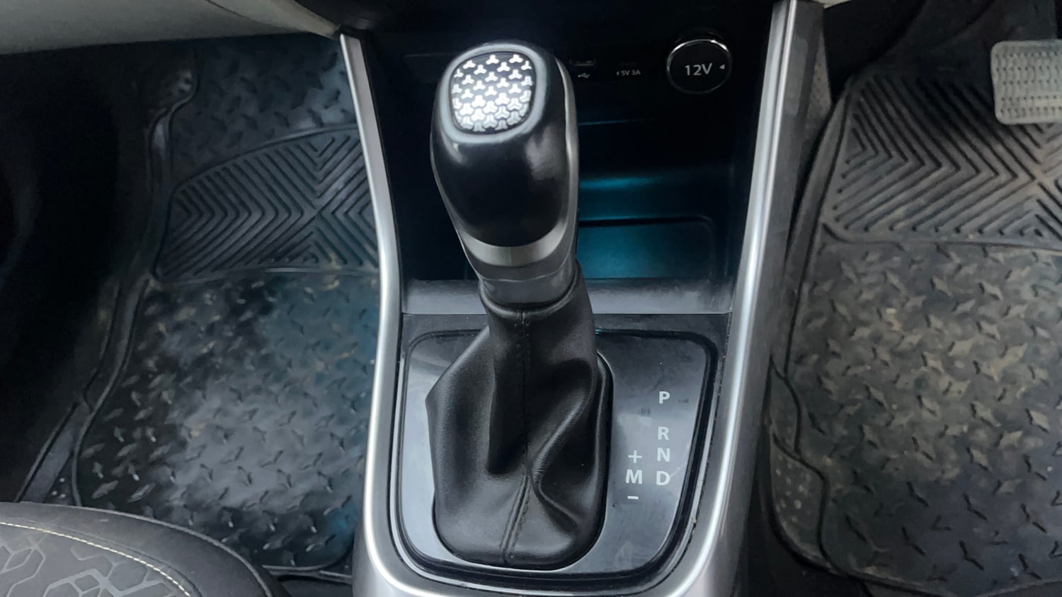 Used 2024 Tata Altroz XZA Petrol Petrol Automatic interior GEAR  KNOB VIEW