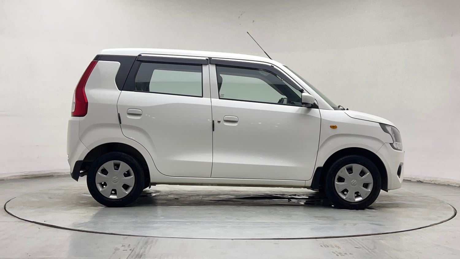 Used 2024 Maruti Suzuki Wagon R VXI 1.0 CNG Cng Manual exterior RIGHT SIDE VIEW