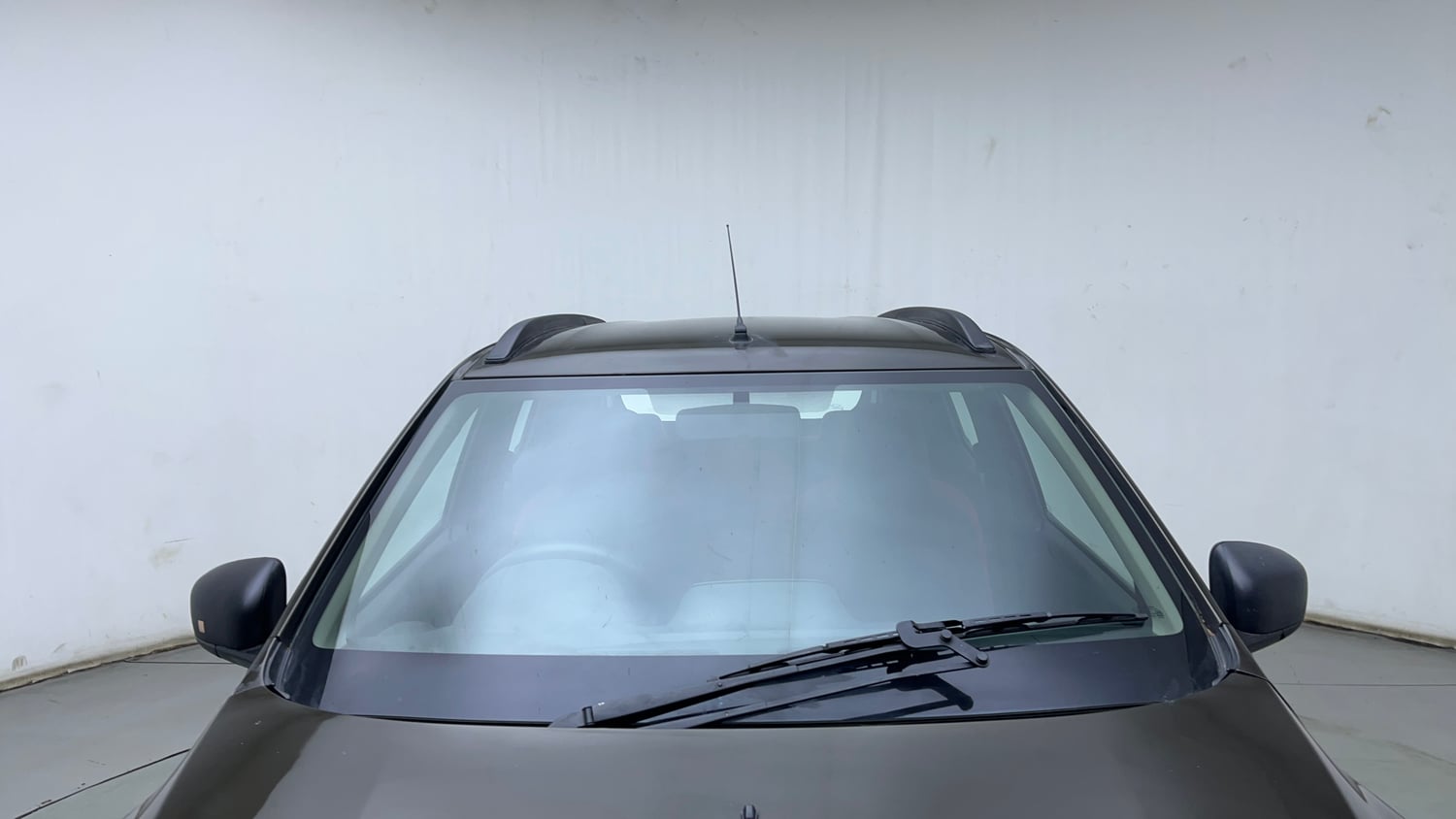 Used 2022 Renault Kwid RXT 1.0 AMT Petrol Automatic exterior FRONT WINDSHIELD VIEW