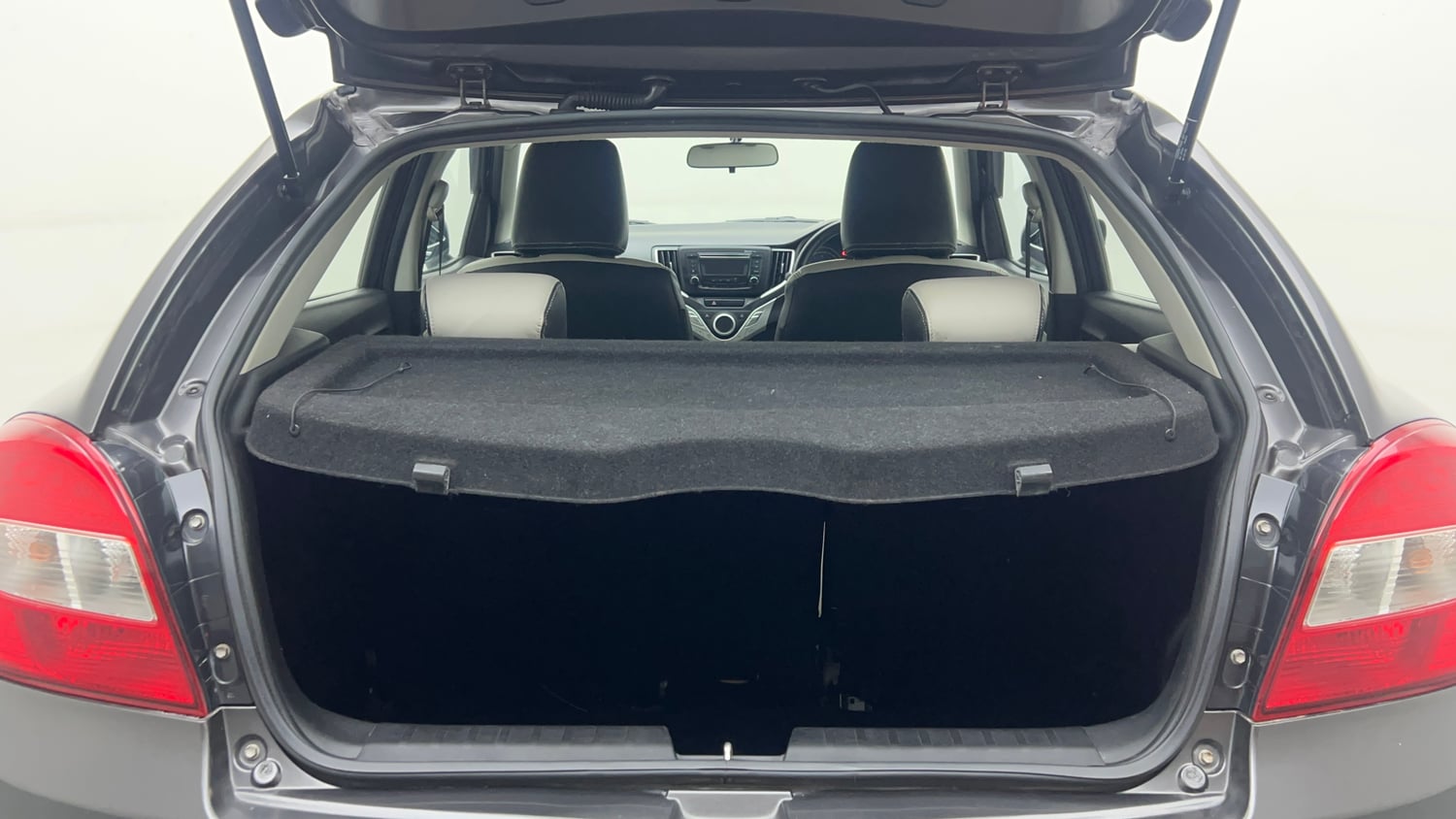 Used 2018 Maruti Suzuki Baleno Delta 1.2 Petrol Manual interior DICKY INSIDE VIEW