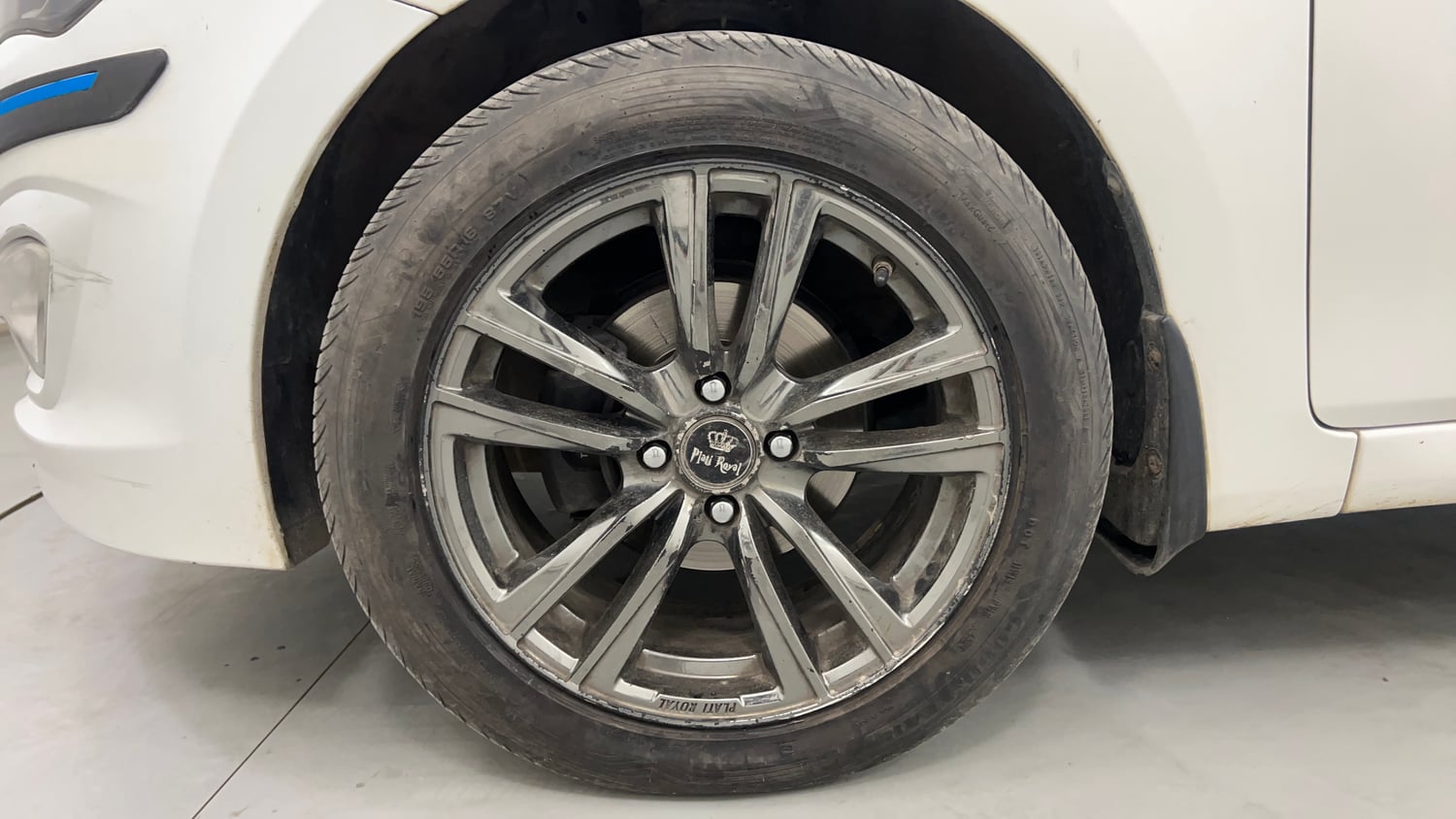 Used 2016 Hyundai Verna 1.6 CRDI S AT Diesel Automatic tyres LEFT FRONT TYRE RIM VIEW