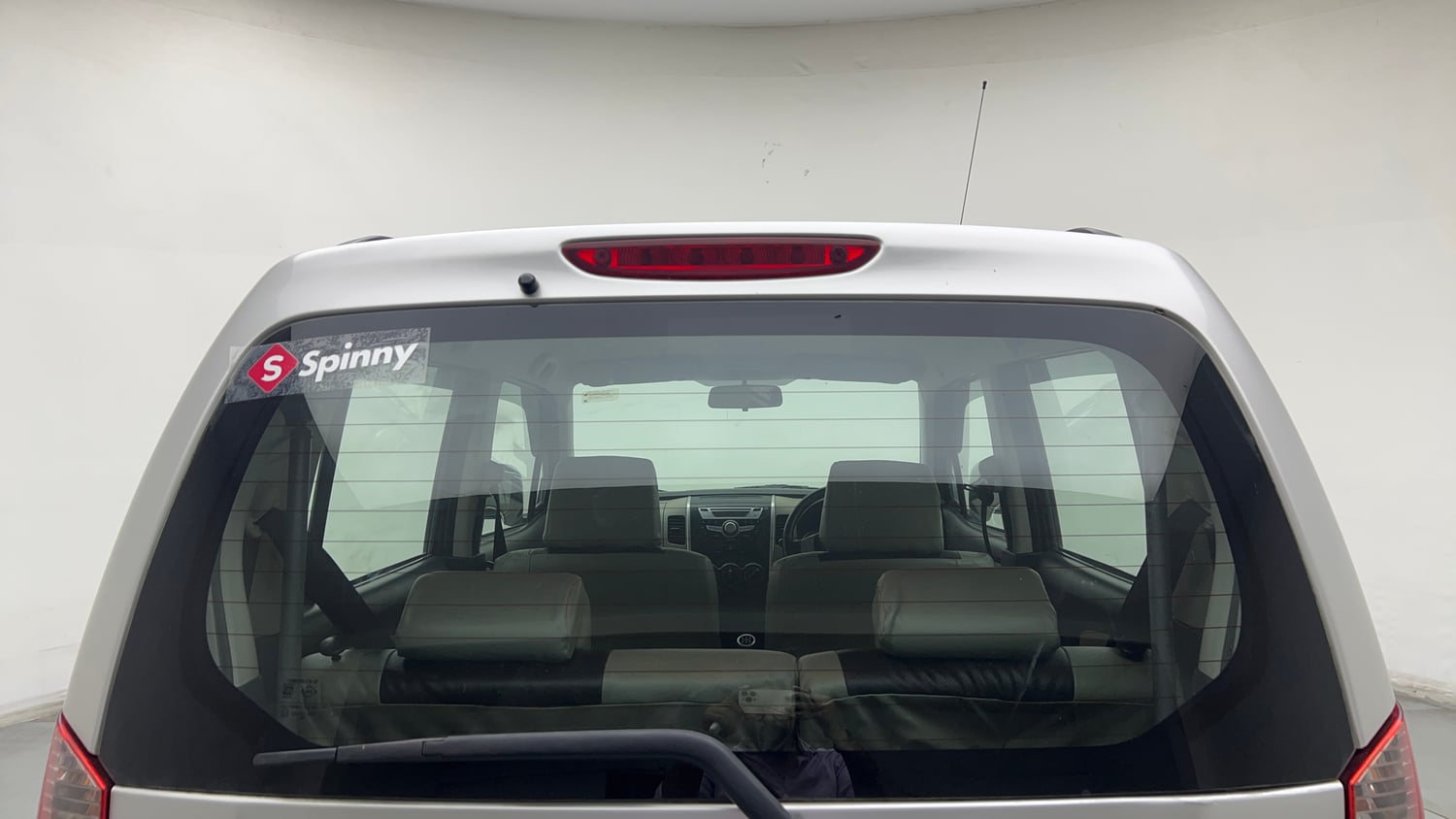 Used 2015 Maruti Suzuki Wagon R VXI Petrol Manual exterior BACK WINDSHIELD VIEW