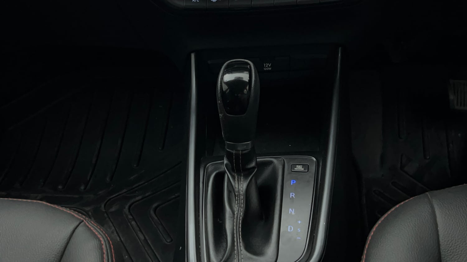 Used 2022 Hyundai i20 Sportz 1.2 IVT Petrol Automatic interior GEAR  KNOB VIEW