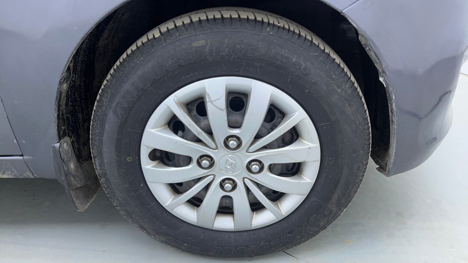 Used 2013 Hyundai i10 Magna 1.2 Kappa2 Petrol Manual tyres RIGHT FRONT TYRE RIM VIEW