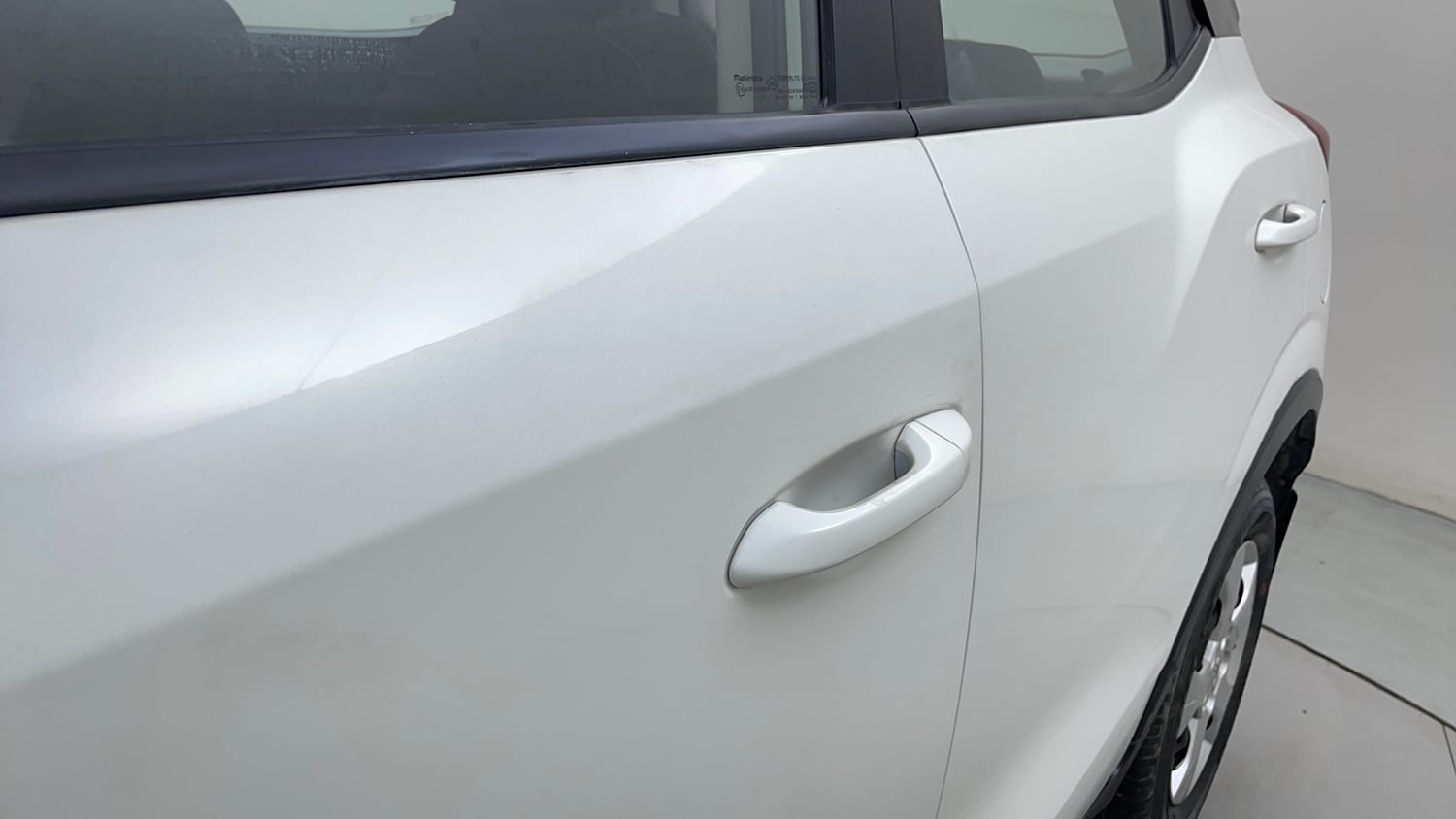 Used 2022 Mahindra XUV 300 W6 1.2 Petrol AMT Petrol Automatic dents MINOR DENT