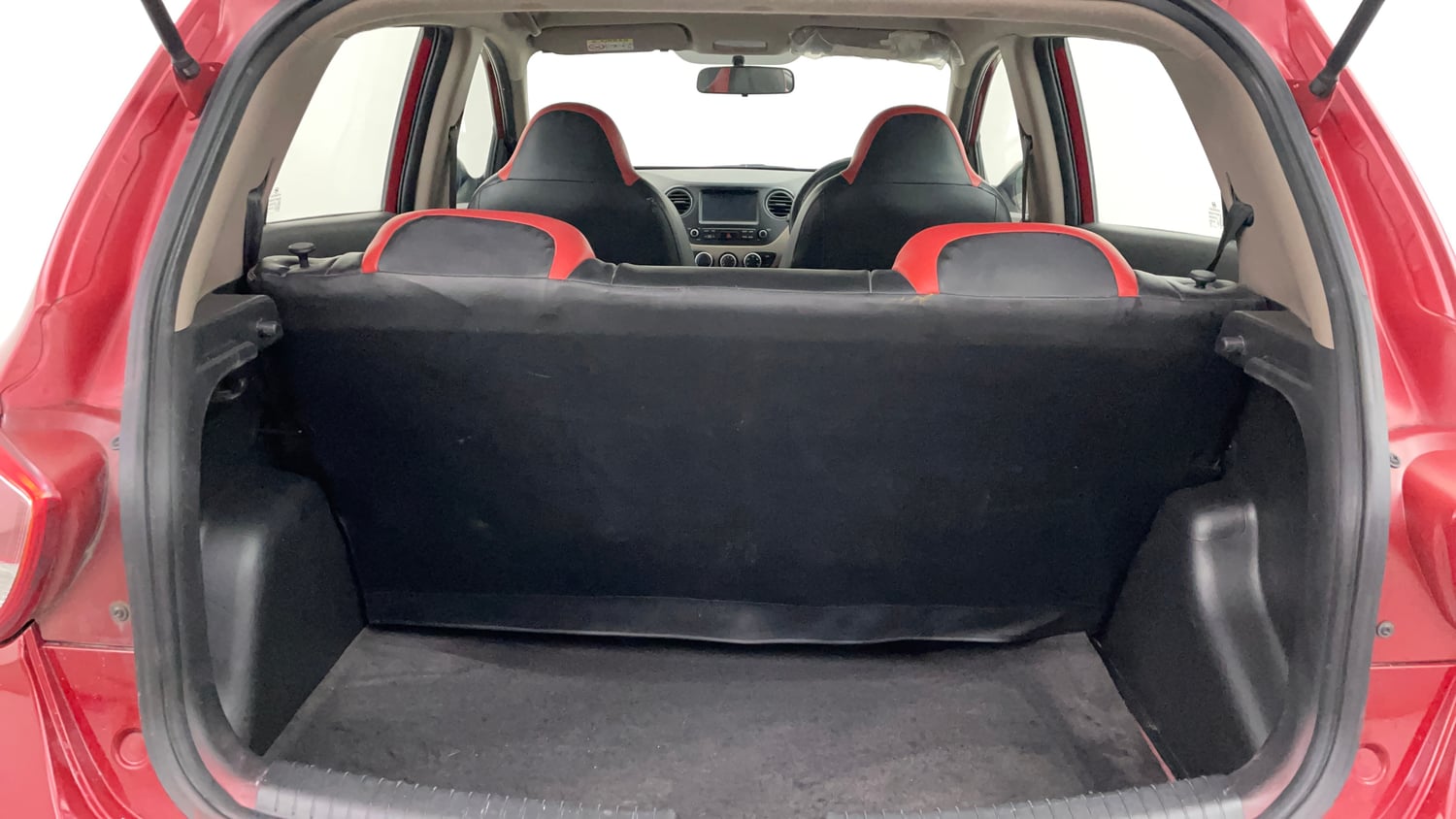 Used 2017 Hyundai Grand i10 Sportz (O) AT 1.2 Kappa VTVT Petrol Automatic interior DICKY INSIDE VIEW