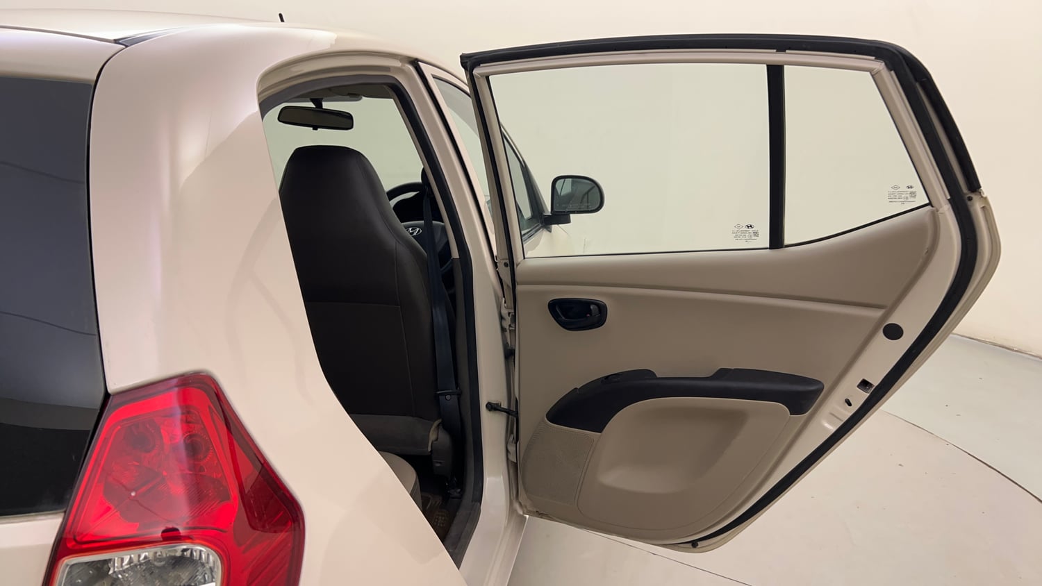 Used 2014 Hyundai i10 Magna 1.1 iRDE2 Petrol Manual interior RIGHT REAR DOOR OPEN VIEW