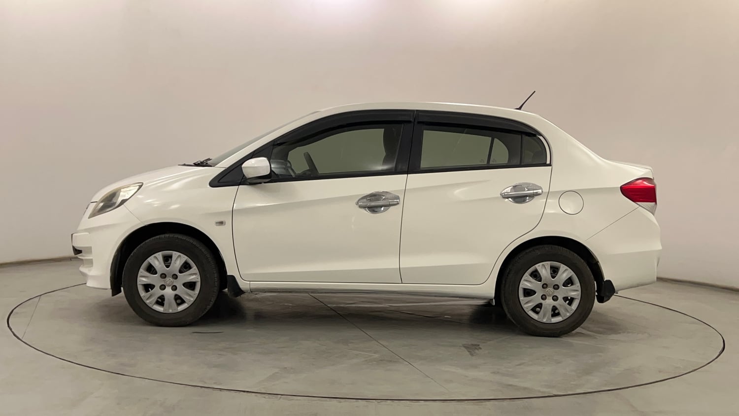 Used 2014 Honda Amaze 1.2 S i-VTEC Petrol Manual exterior LEFT SIDE VIEW