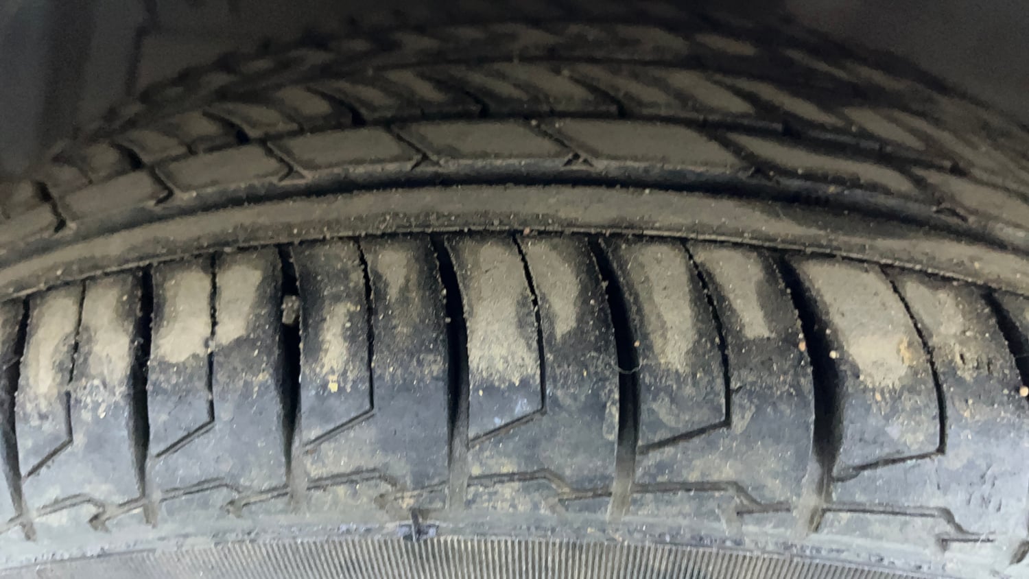Used 2018 Maruti Suzuki Ciaz Alpha 1.4 AT Petrol Automatic tyres LEFT FRONT TYRE TREAD VIEW