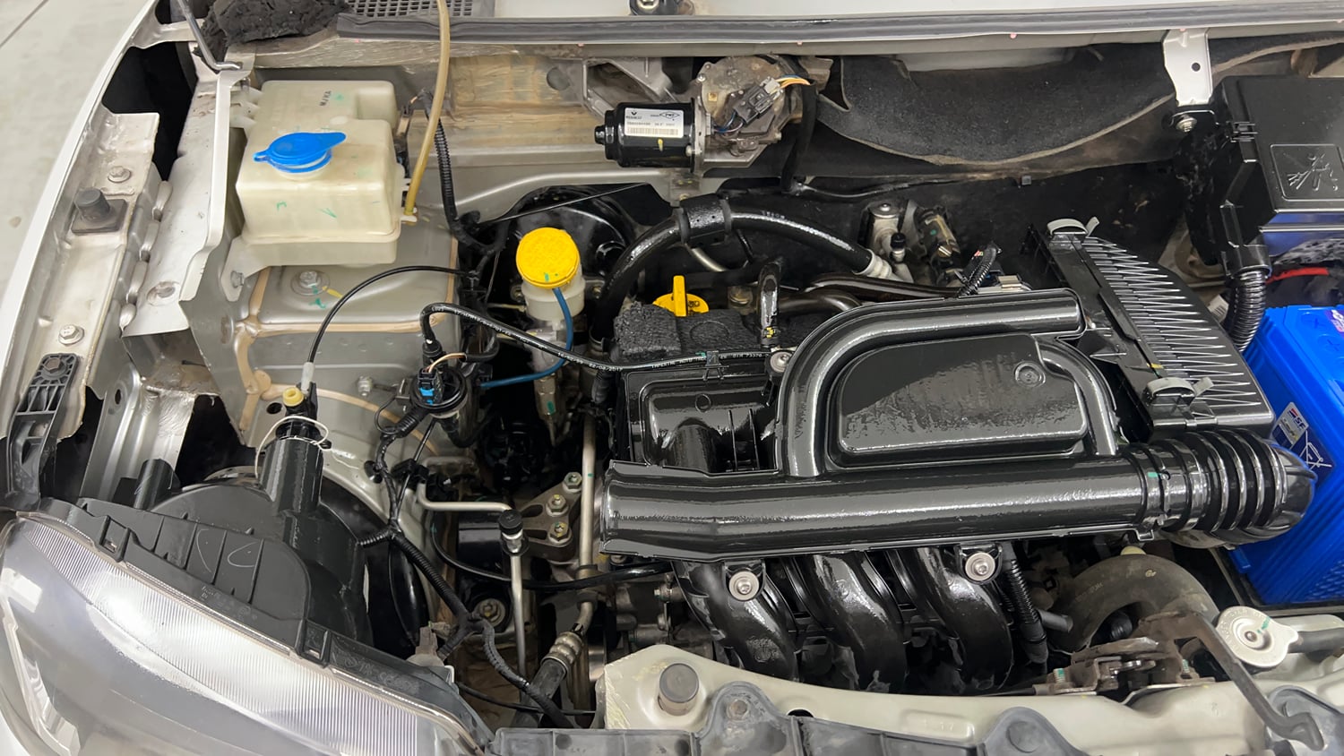 Used 2018 Renault Kwid RXT Petrol Manual engine ENGINE RIGHT SIDE VIEW
