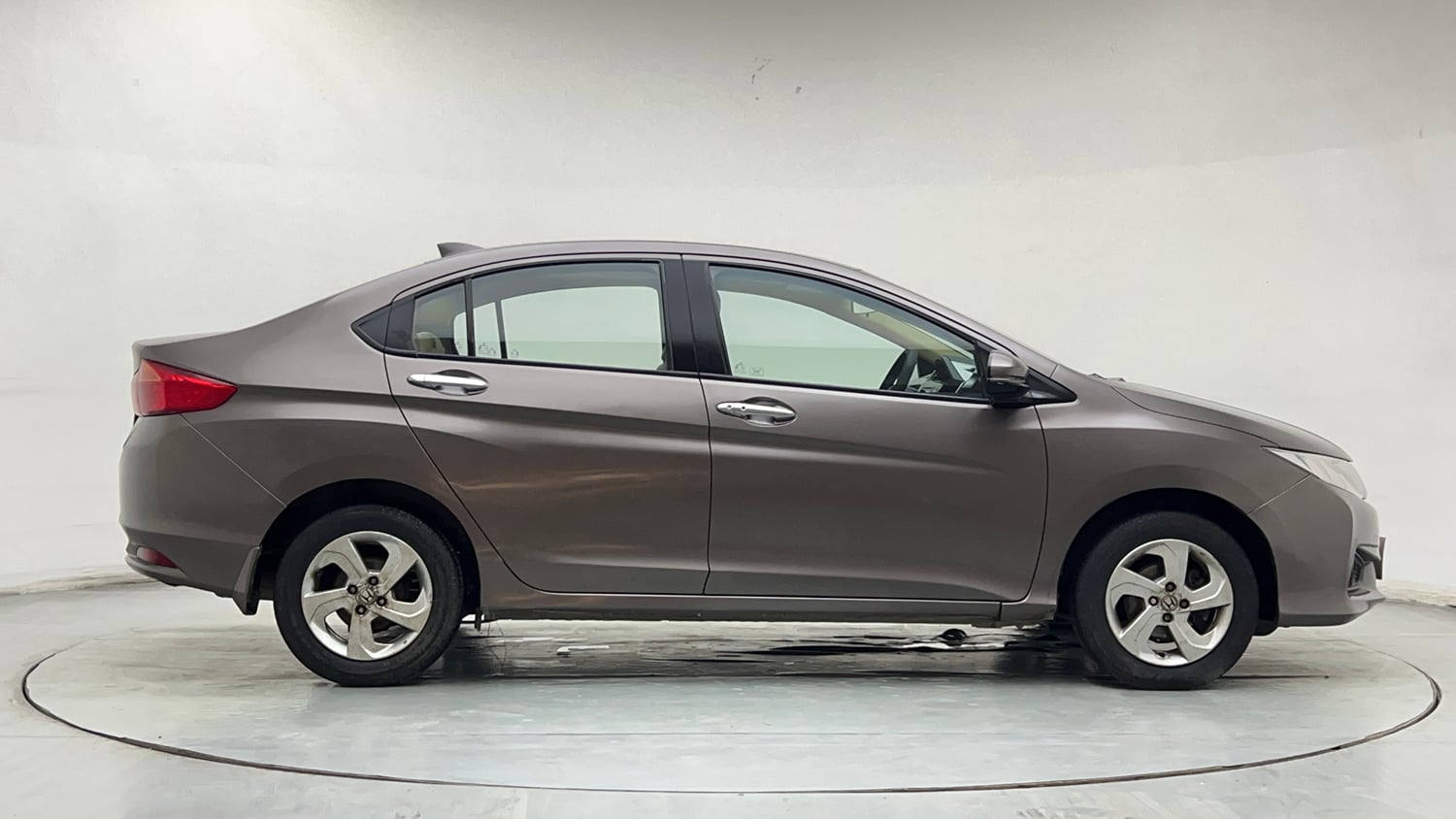 Used 2015 Honda City VX CVT Petrol Automatic exterior RIGHT SIDE VIEW