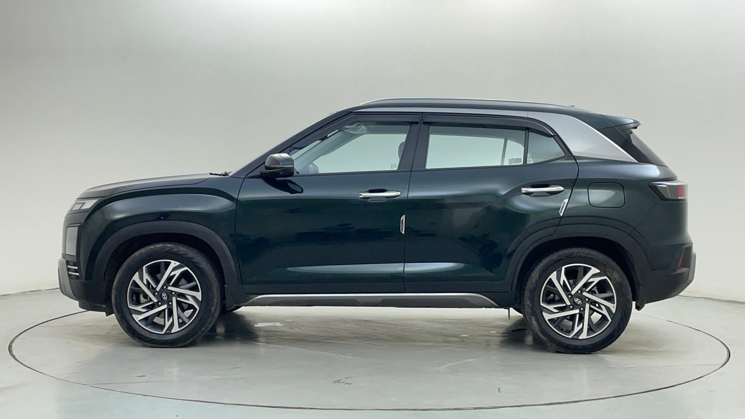 Used 2024 Hyundai Creta 1.5 CRDi Diesel AT DSL SX(O) Diesel Automatic exterior LEFT SIDE VIEW
