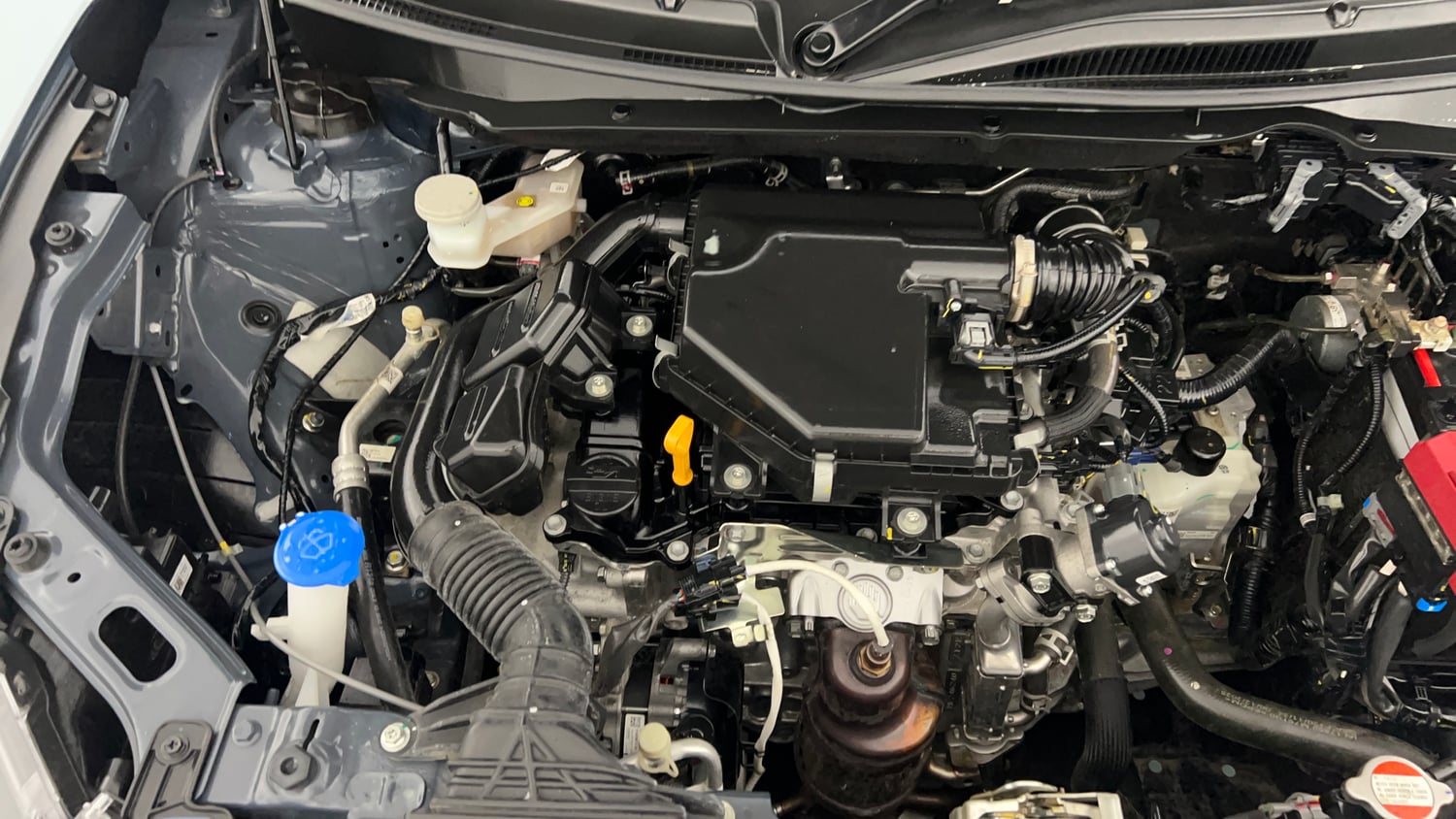 Used 2026 Maruti Suzuki Dzire VXi AMT Petrol Automatic engine ENGINE RIGHT SIDE VIEW
