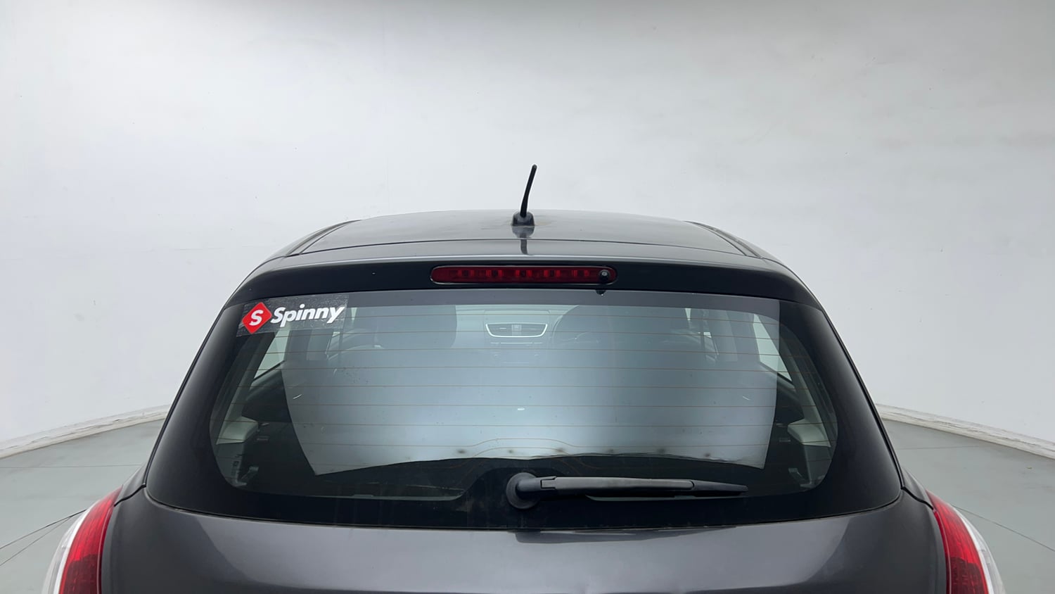 Used 2015 Maruti Suzuki Swift ZXi Petrol Manual exterior BACK WINDSHIELD VIEW
