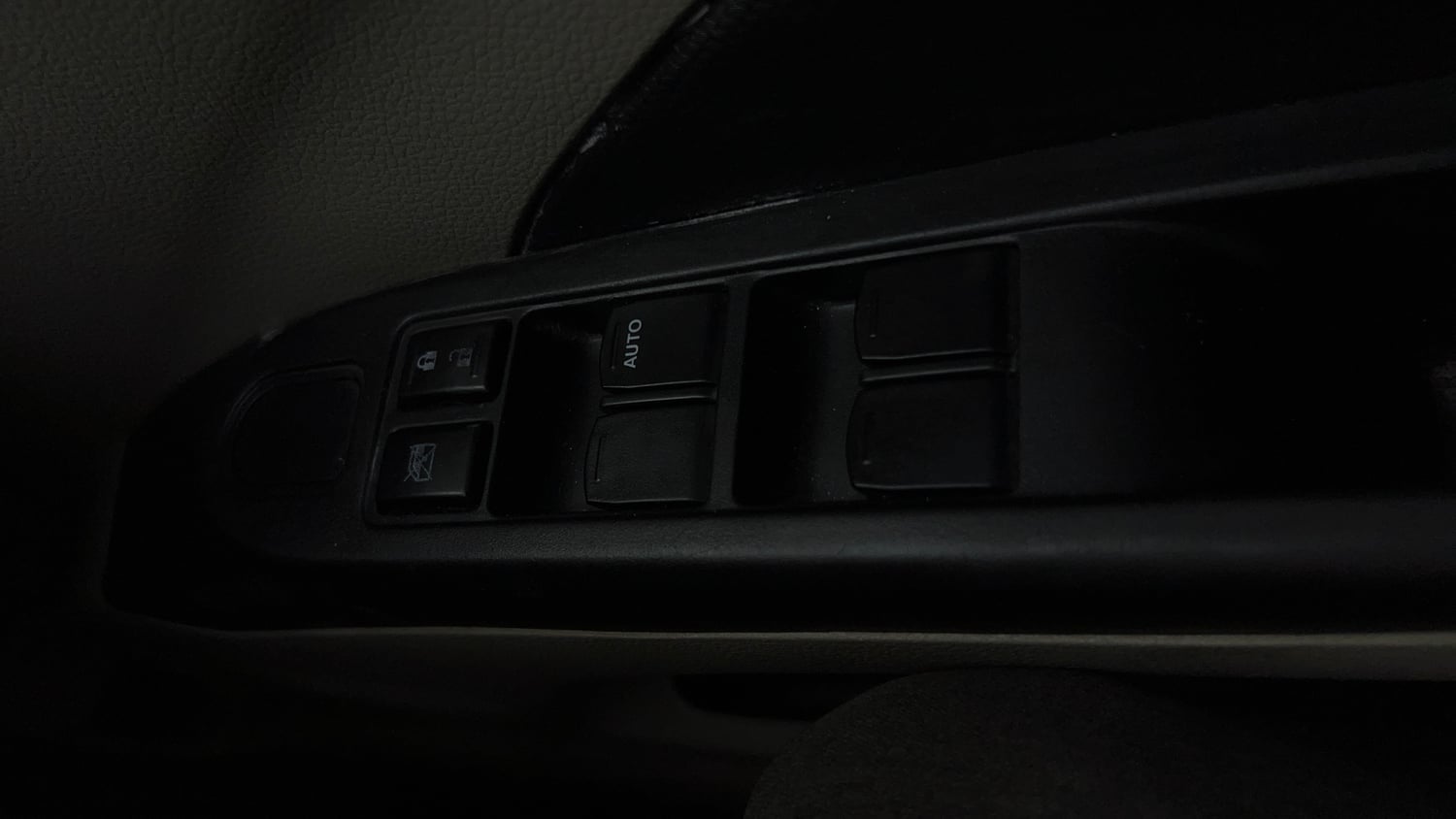 Used 2015 Maruti Suzuki Celerio VXi AMT Petrol Automatic top_features Power windows