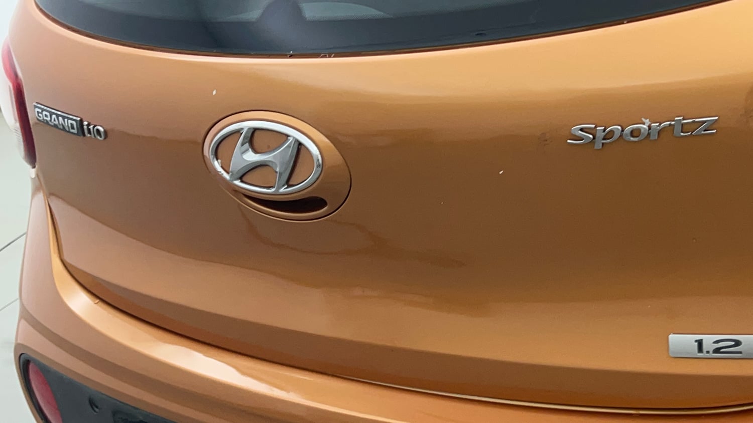 Used 2018 Hyundai Grand i10 Sportz 1.2 Kappa VTVT Petrol Manual dents MINOR SCRATCH