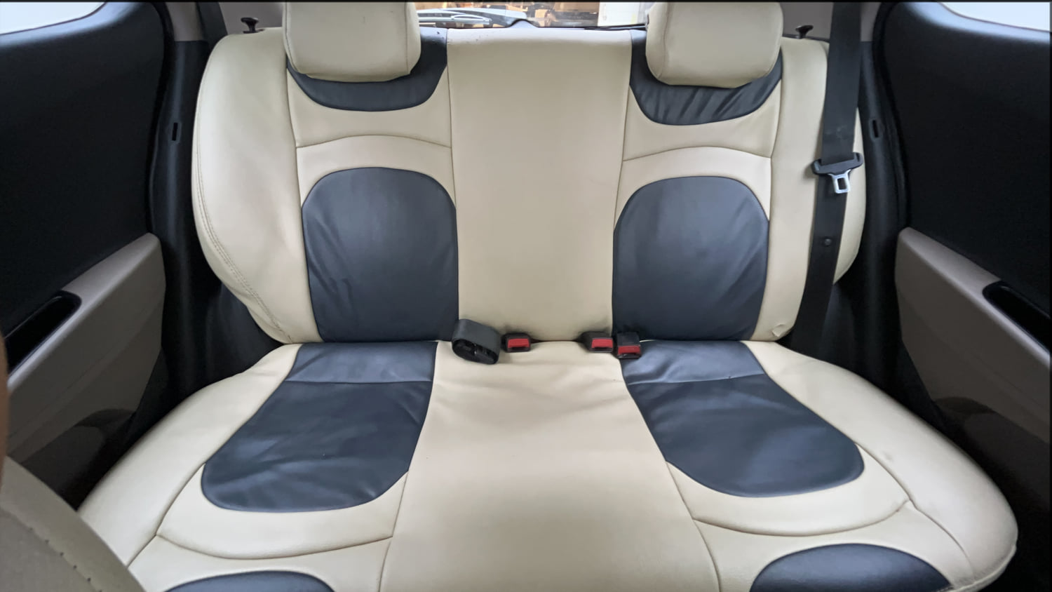 Used 2018 Hyundai Grand i10 Asta 1.2 Kappa VTVT Petrol Manual interior REAR SEAT CONDITION VIEW