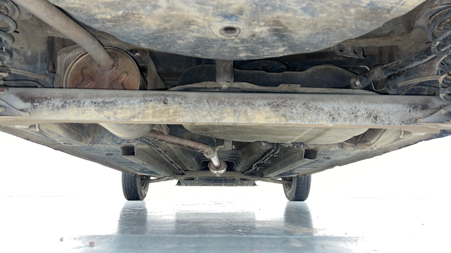 Used 2019 Renault Kwid CLIMBER 1.0 Petrol Manual extra REAR UNDERBODY VIEW (TAKEN FROM REAR)