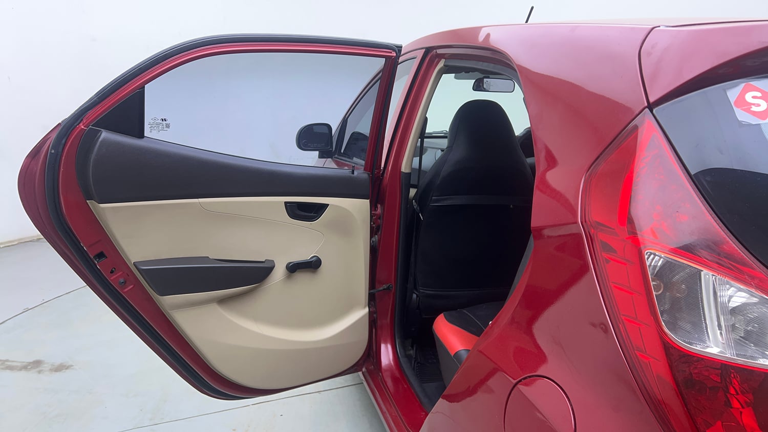 Used 2016 Hyundai Eon Magna + Petrol Manual interior LEFT REAR DOOR OPEN VIEW
