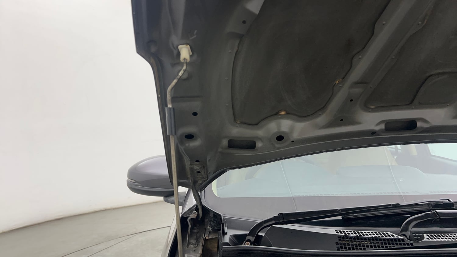 Used 2019 Honda Amaze 1.2 S MT Petrol Petrol Manual engine ENGINE RIGHT SIDE HINGE & APRON VIEW