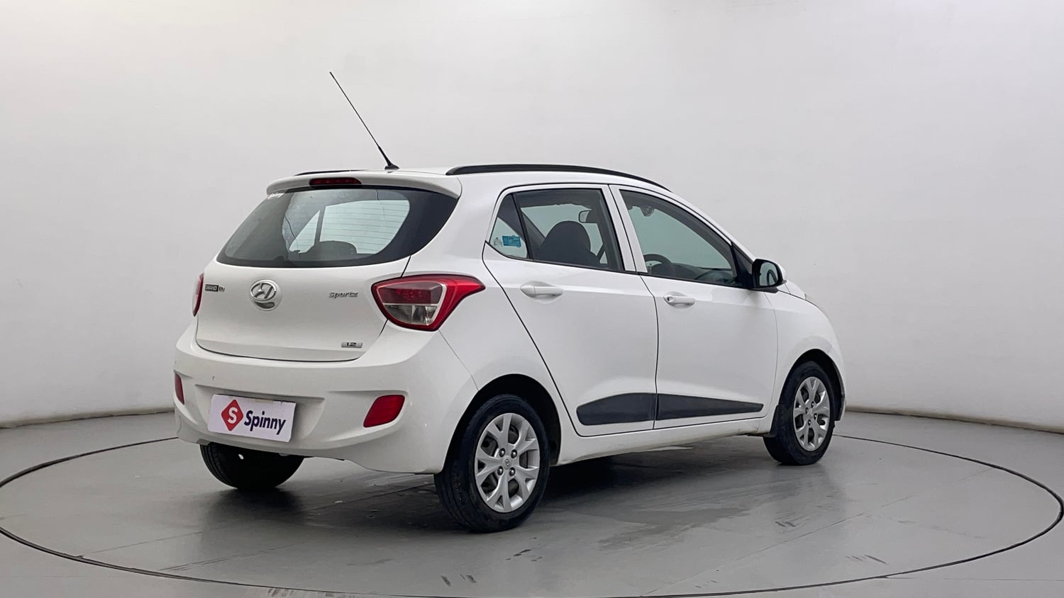 Used 2015 Hyundai Grand i10 Sportz 1.2 Kappa VTVT Petrol Manual exterior RIGHT REAR CORNER VIEW