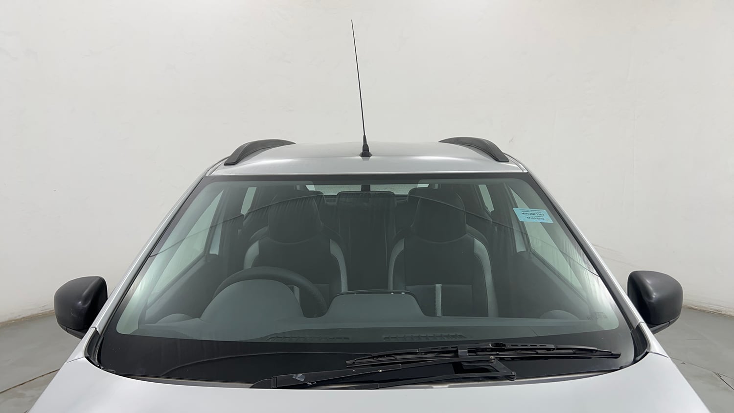 Used 2018 Renault Kwid RXT Petrol Manual exterior FRONT WINDSHIELD VIEW