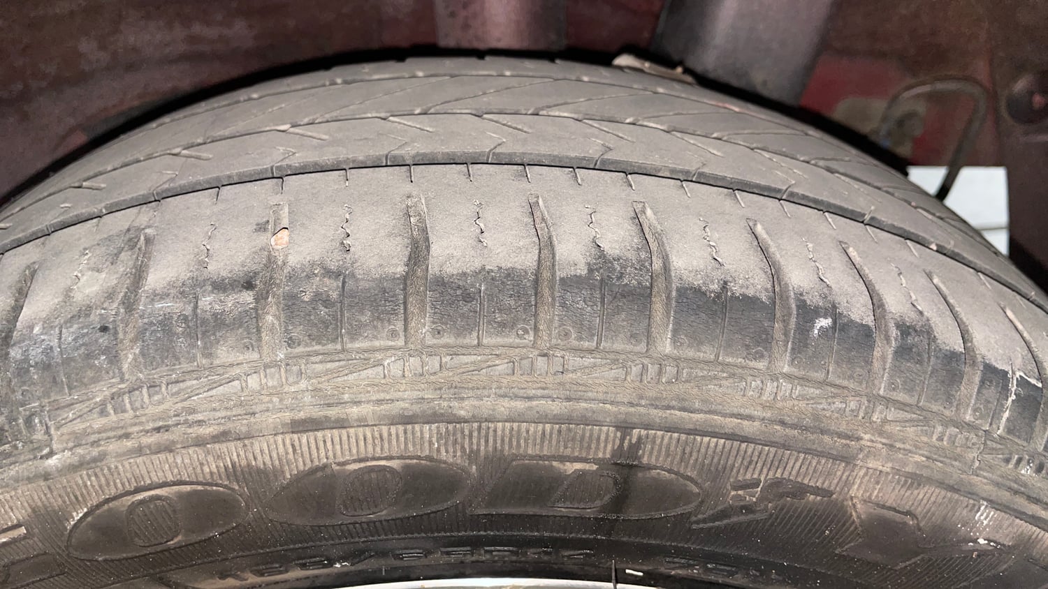 Used 2017 Hyundai Grand i10 Sportz (O) AT 1.2 Kappa VTVT Petrol Automatic tyres LEFT REAR TYRE TREAD VIEW