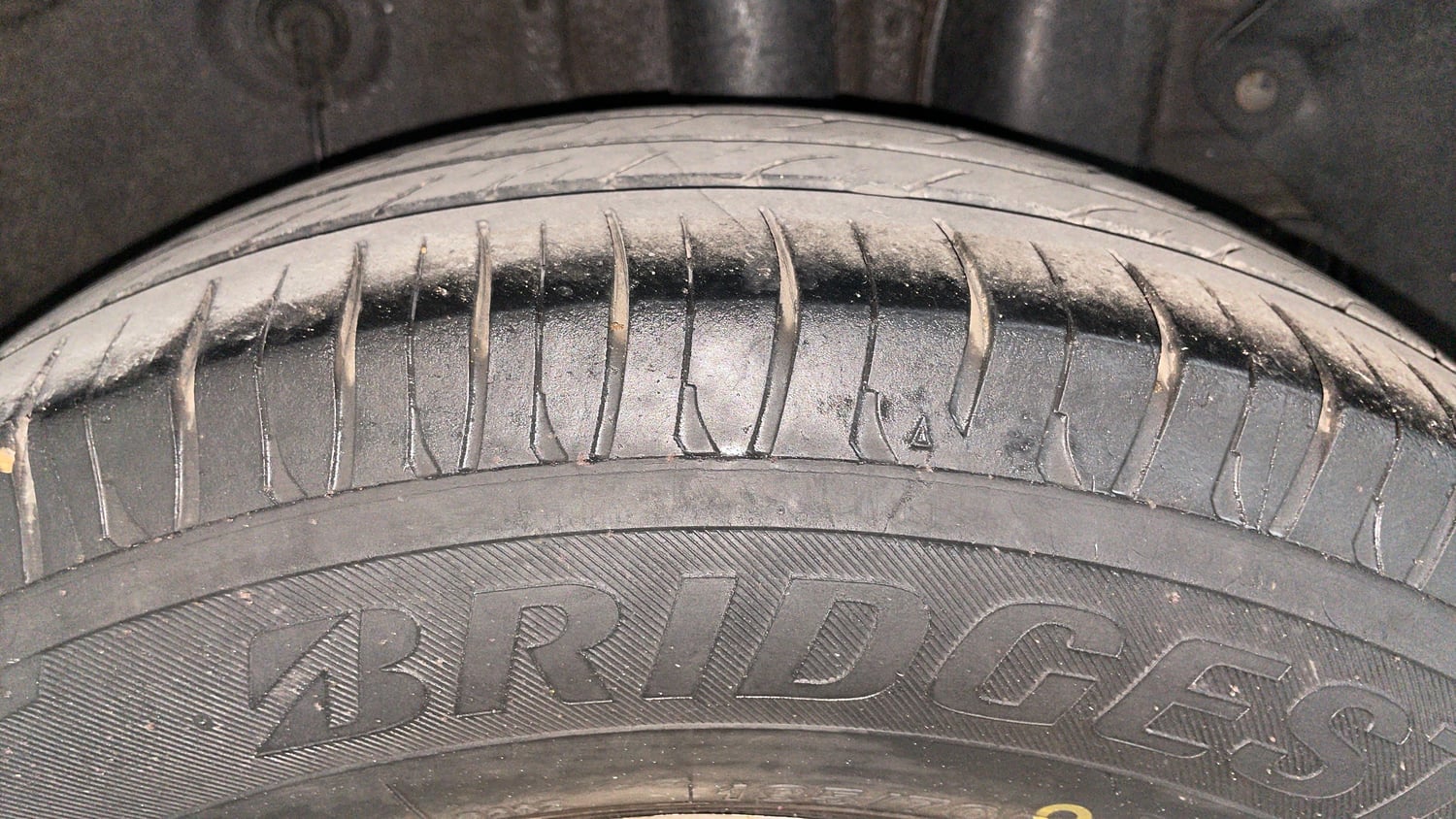 Used 2017 Hyundai Elite i20 Sportz 1.2 Petrol Manual tyres LEFT REAR TYRE TREAD VIEW