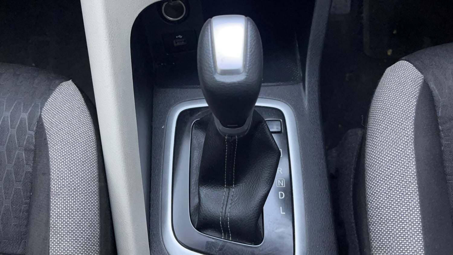 Used 2023 Nissan Magnite XV Turbo CVT Petrol Automatic interior GEAR  KNOB VIEW